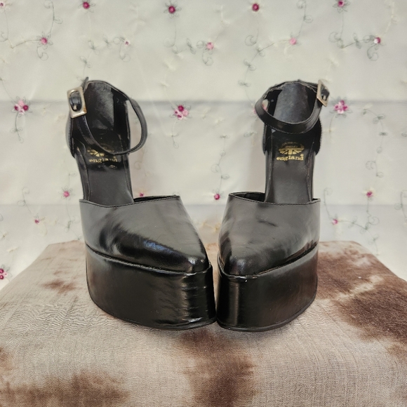 Vintage Platform Mary Jane Pumps - Picture 6 of 15